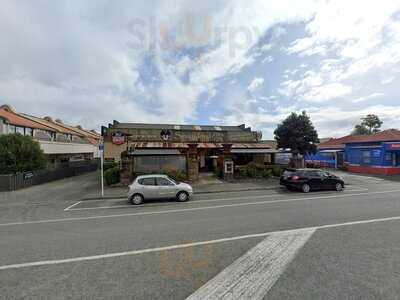 Smugglers Pub And Cafe