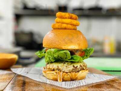 7 Summits Restaurant & Bar