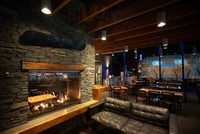 7 Summits Restaurant & Bar