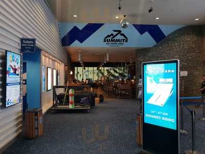 7 Summits Restaurant & Bar