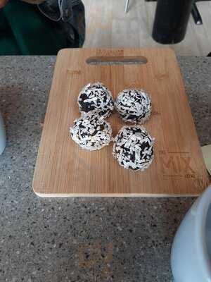 Berries Cafe & Organic Ice Creamery