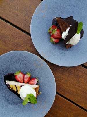 Flames On 40 Restaurant Bar