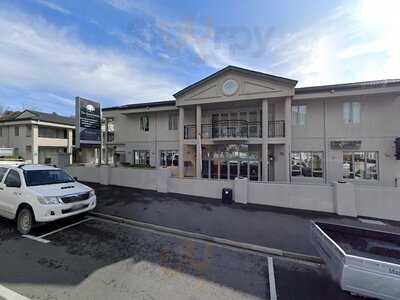 Flames On 40 Restaurant Bar