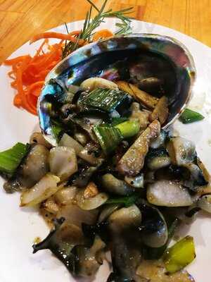 Gusto Chinese Restaurant