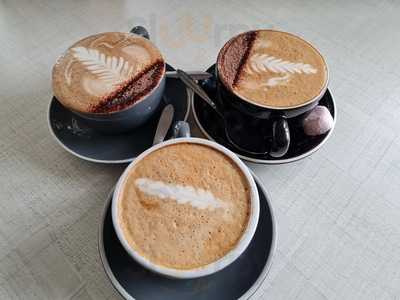 Abracadabra Cafe Bar