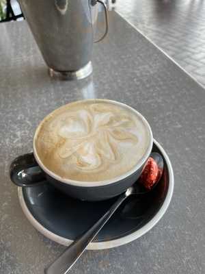 Deli On The Corner Cafe