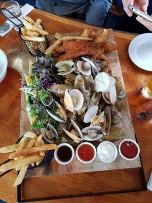 Portobello Hotel & Bistro