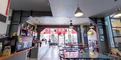 Lambretta's Cafe Bar