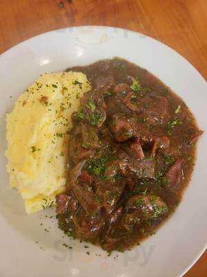 Sprig And Fern Hardy St