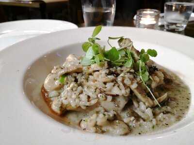 Smith & Mckenzie Steak House