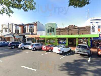 Nooms' Kitchen Thai Cuisine