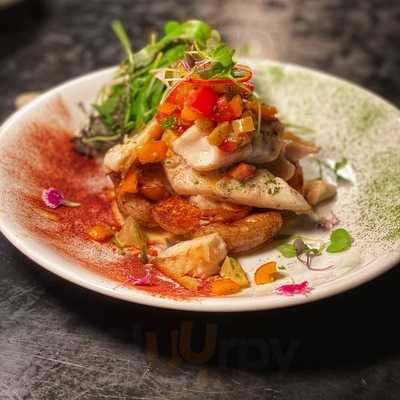 Hummingbird Eatery & Bar