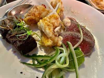 White And Wong's - Queenstown