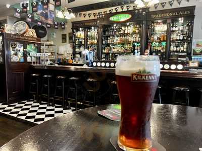 Hennessy's Irish Bar