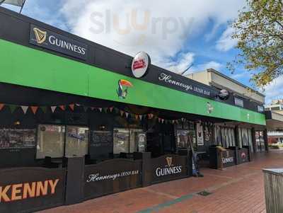 Hennessy's Irish Bar