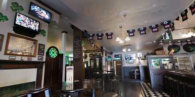Hennessy's Irish Bar