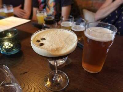 Alibi Brewer's Lounge