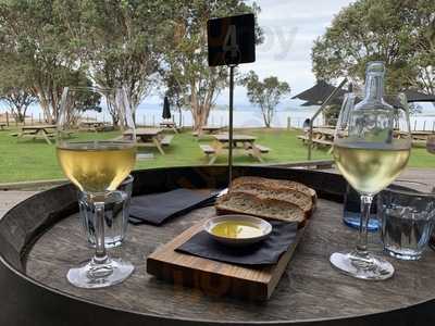 Man O' War Vineyards