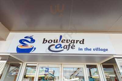 Boulevard Cafe