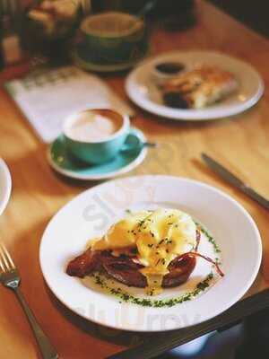 Florences Foodstore & Cafe