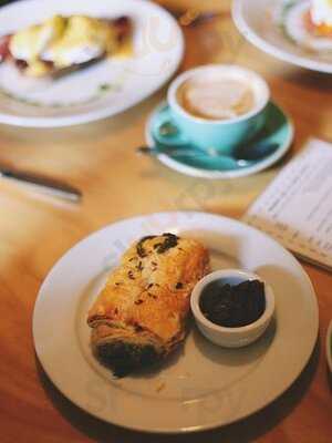 Florences Foodstore & Cafe