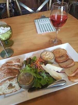 Florences Foodstore & Cafe