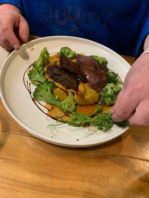 Iguana Bar & Restaurant