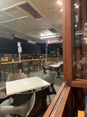 Iguana Bar & Restaurant