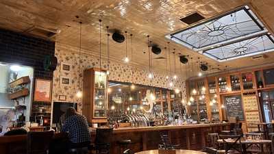 Iguana Bar & Restaurant