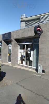 Luna Bar & Restaurant