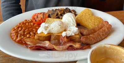 Brazz Steakhouse & Bar