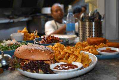 The Middle Restaurant & Bar