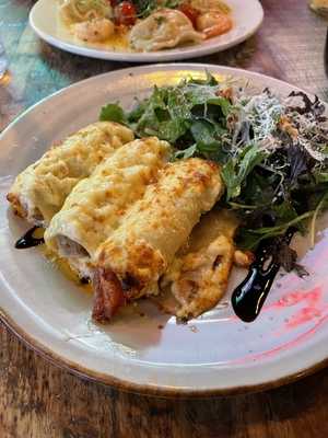 Leonardo's Italian Food & Wine