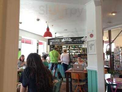 Red Art Gallery Cafe