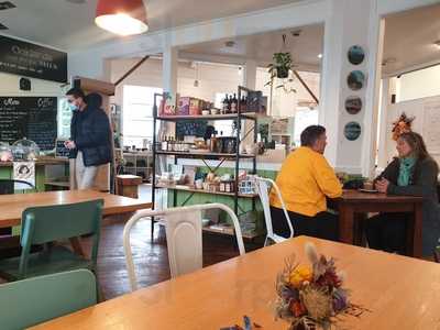 Red Art Gallery Cafe