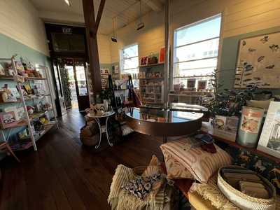 Red Art Gallery Cafe