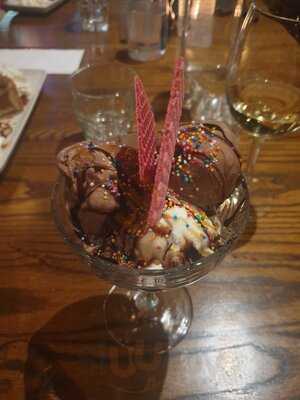 Dillinger's Brasserie & Bar