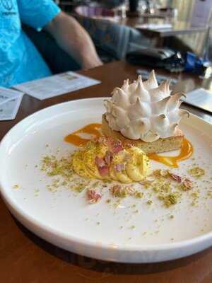 One80o Restaurant & Lounge Bar