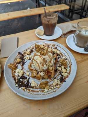 House Of Chocolate Dessert Cafe & Cakery