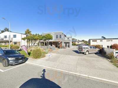 Hammer And Nail Bakery Cafe