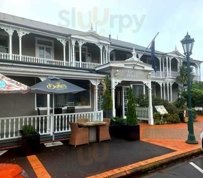 Duke's Bar & Restaurant