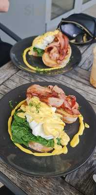 Headquarters Cafe & Bar