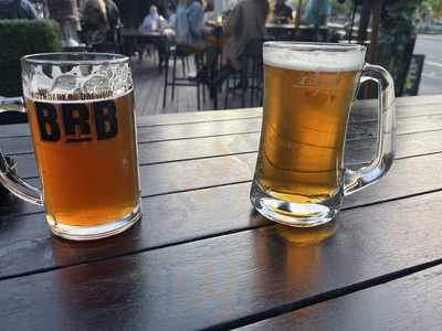 1876 Bar And Restaurant