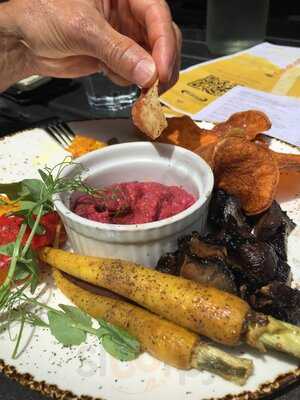 Karaka Cafe & Summer Bar