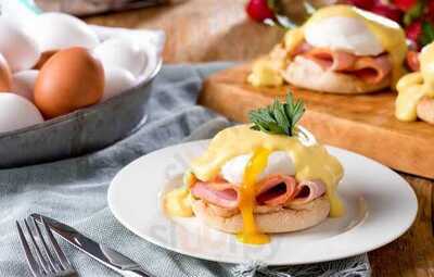 Saltwater Bar & Kitchen