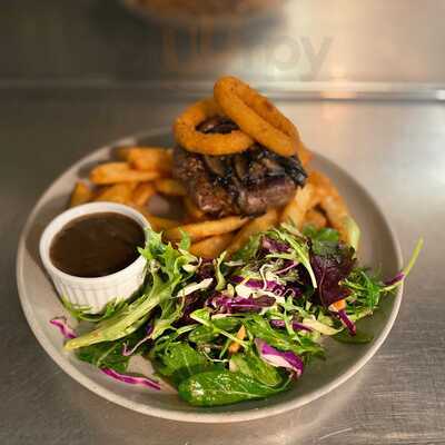 Saltwater Bar & Kitchen