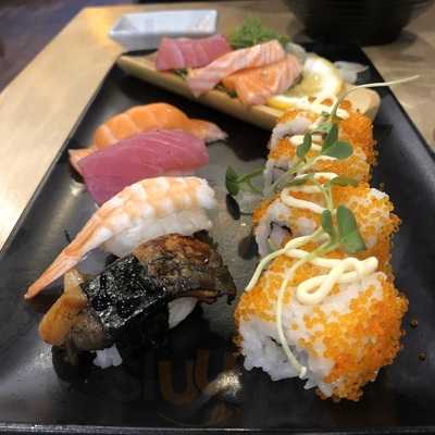 Hikari Sushi Bar
