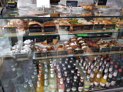 Tozzetti Nelson Cafe, Bar & Restaurant