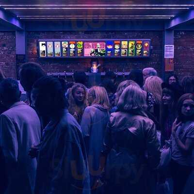 New New New Corporation Taproom & Yum Cat Diner