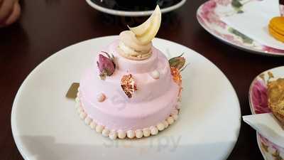 Louis Sergeant Sweet Couture